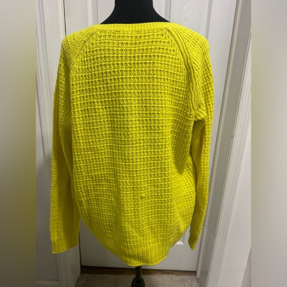 GAP Yellow Sweater - Picture 3 of 4